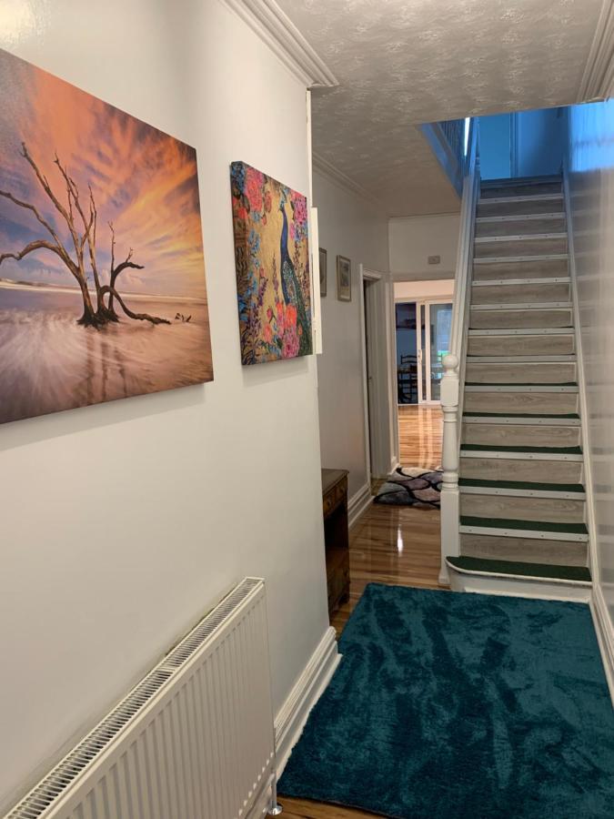 Fantastic Villa Bournemouth - Spa, Parking, Garden ภายนอก รูปภาพ