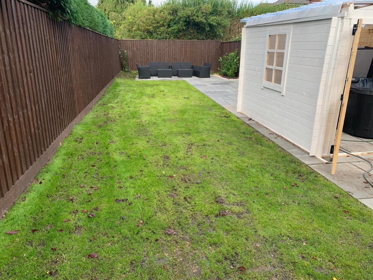 Fantastic Villa Bournemouth - Spa, Parking, Garden ภายนอก รูปภาพ