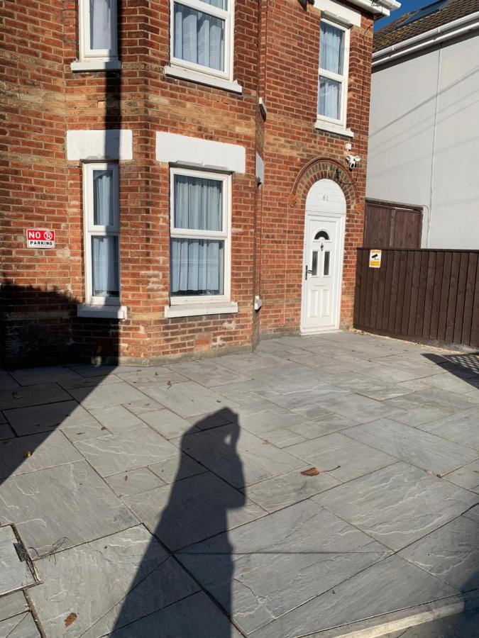 Fantastic Villa Bournemouth - Spa, Parking, Garden ภายนอก รูปภาพ