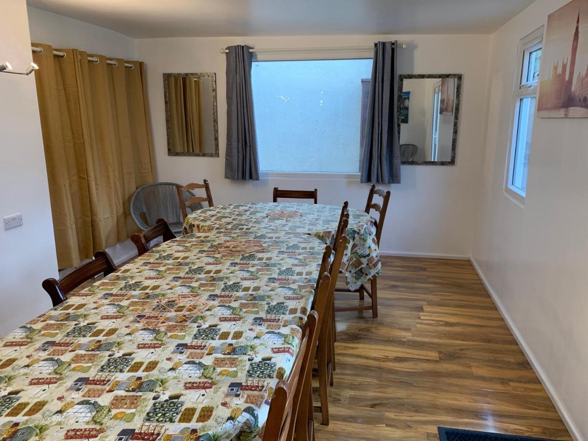 Fantastic Villa Bournemouth - Spa, Parking, Garden ภายนอก รูปภาพ