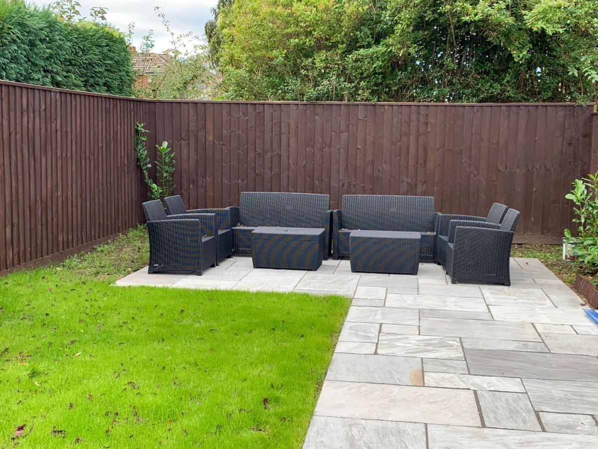 Fantastic Villa Bournemouth - Spa, Parking, Garden ภายนอก รูปภาพ