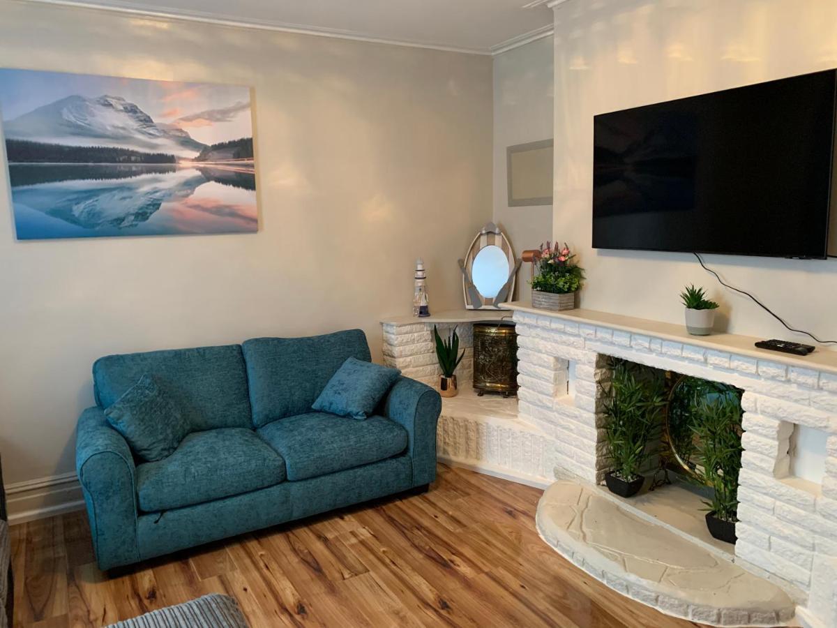 Fantastic Villa Bournemouth - Spa, Parking, Garden ภายนอก รูปภาพ